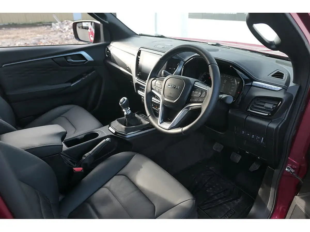 2024-isuzu-d-max-19td-dl40-big-11