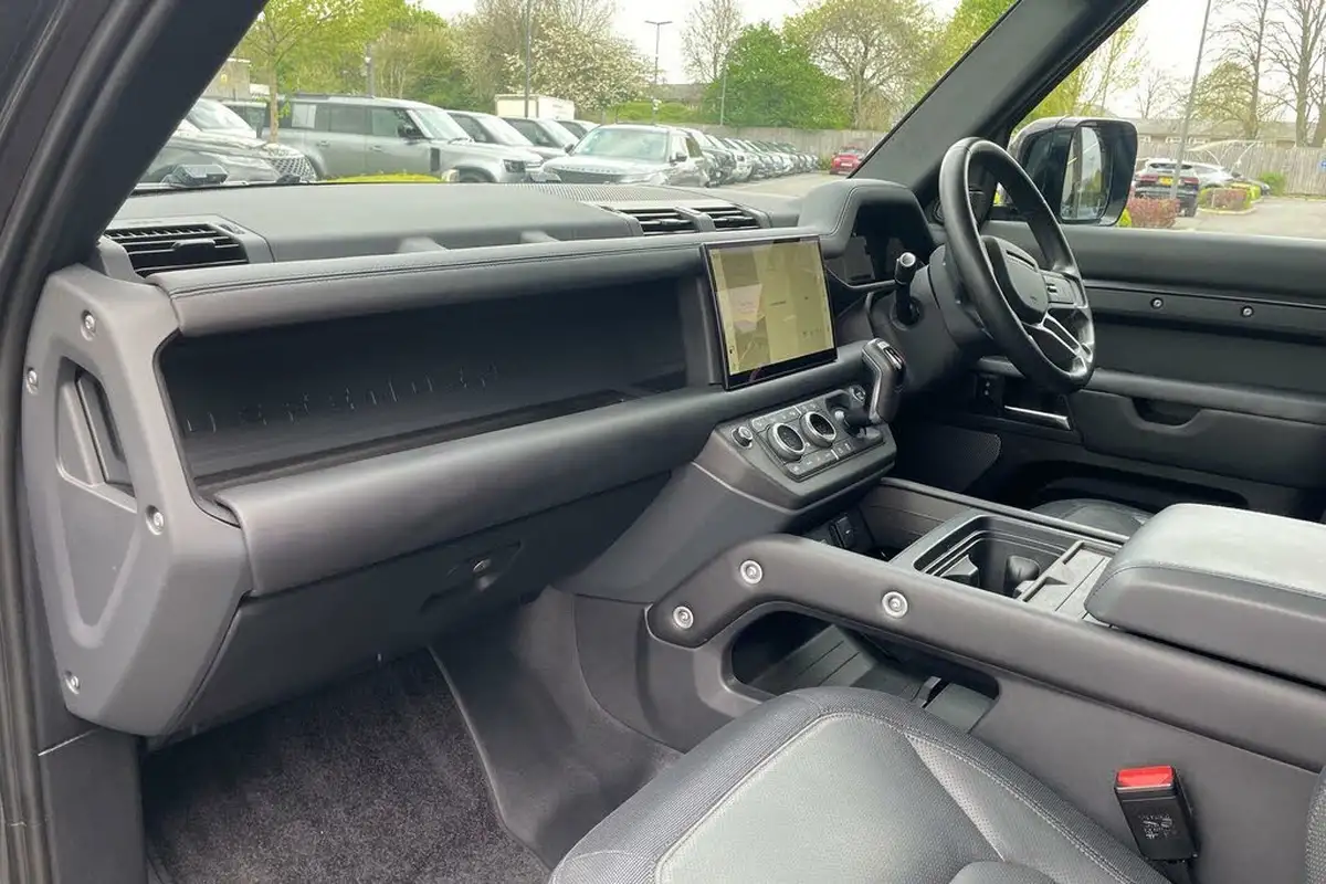 2023-land-rover-110-defender-30-d300-x-dynamic-hse-big-51