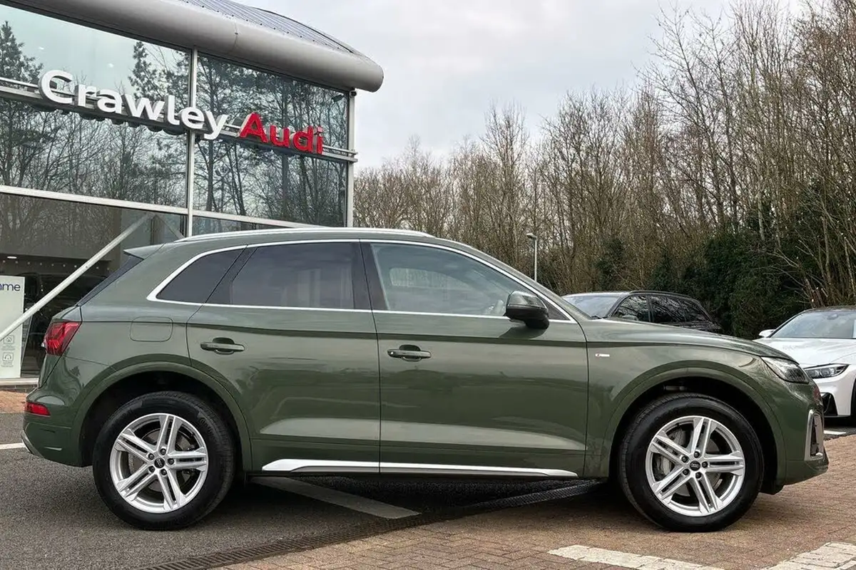 2023-audi-q5-20-50-tfsi-e-s-line-station-wagon-big-1