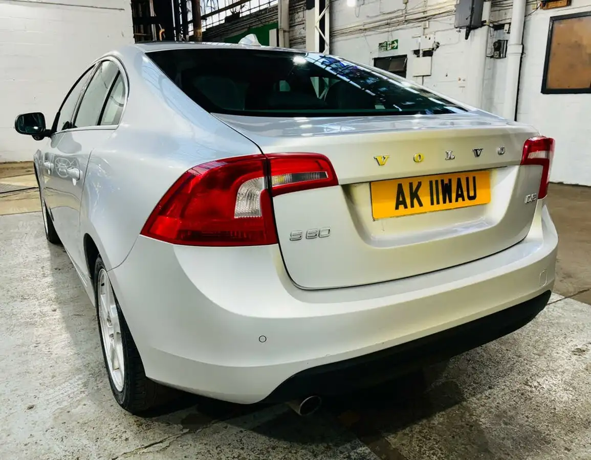 2011-volvo-s60-24td-d5-se-lux-205ps-geartronic-big-4