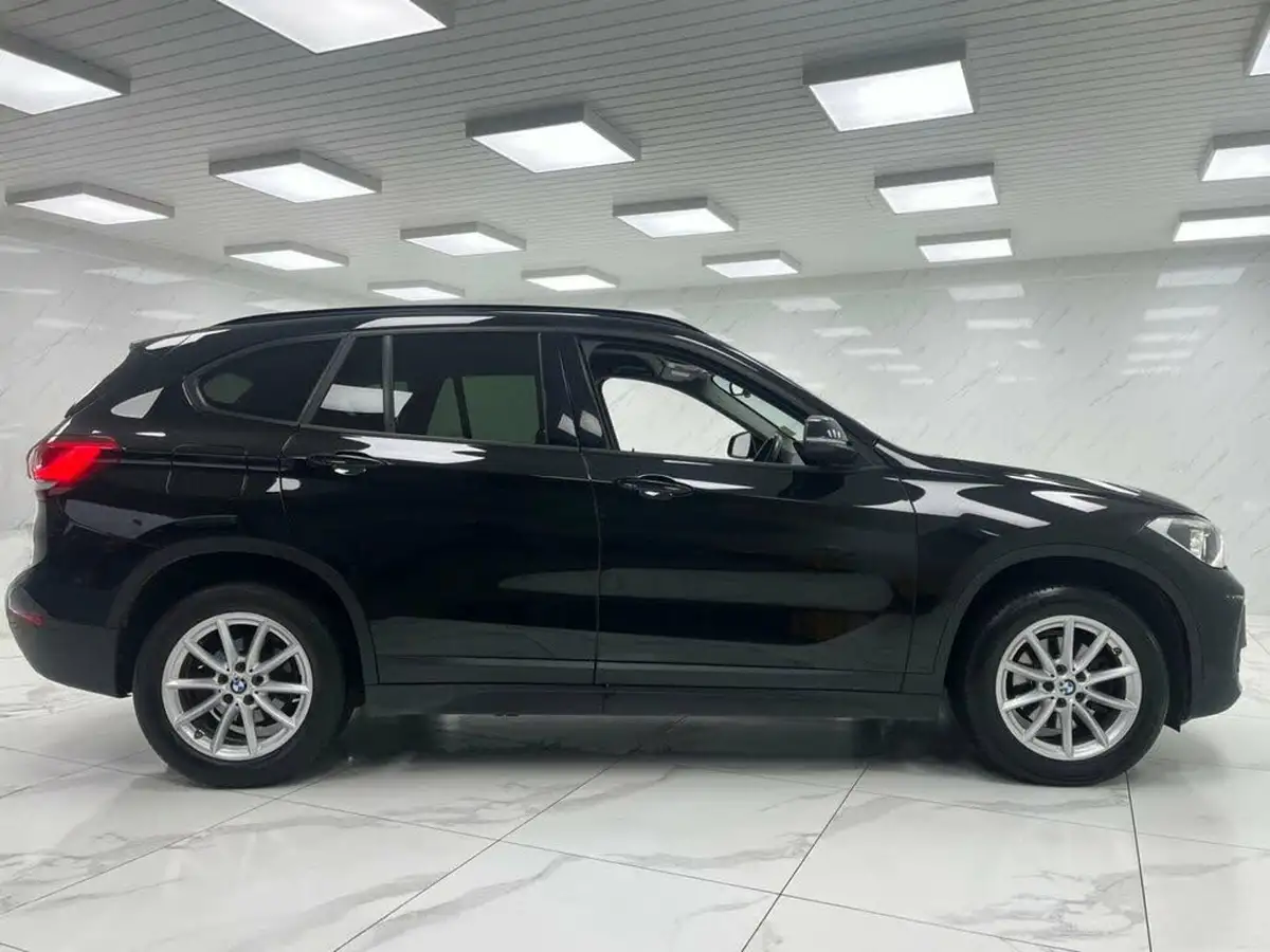 2021-bmw-x1-15-sdrive18i-se-dct-big-11
