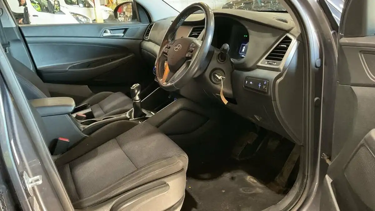 2017-hyundai-tucson-17crdi-blue-drive-se-nav-116ps-big-9