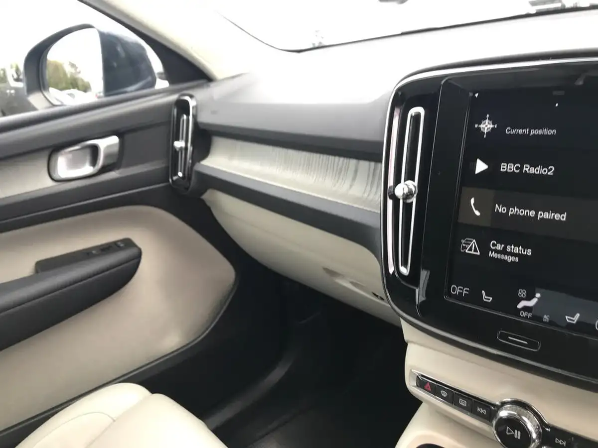2020-volvo-xc40-20-t4-inscription-pro-big-19