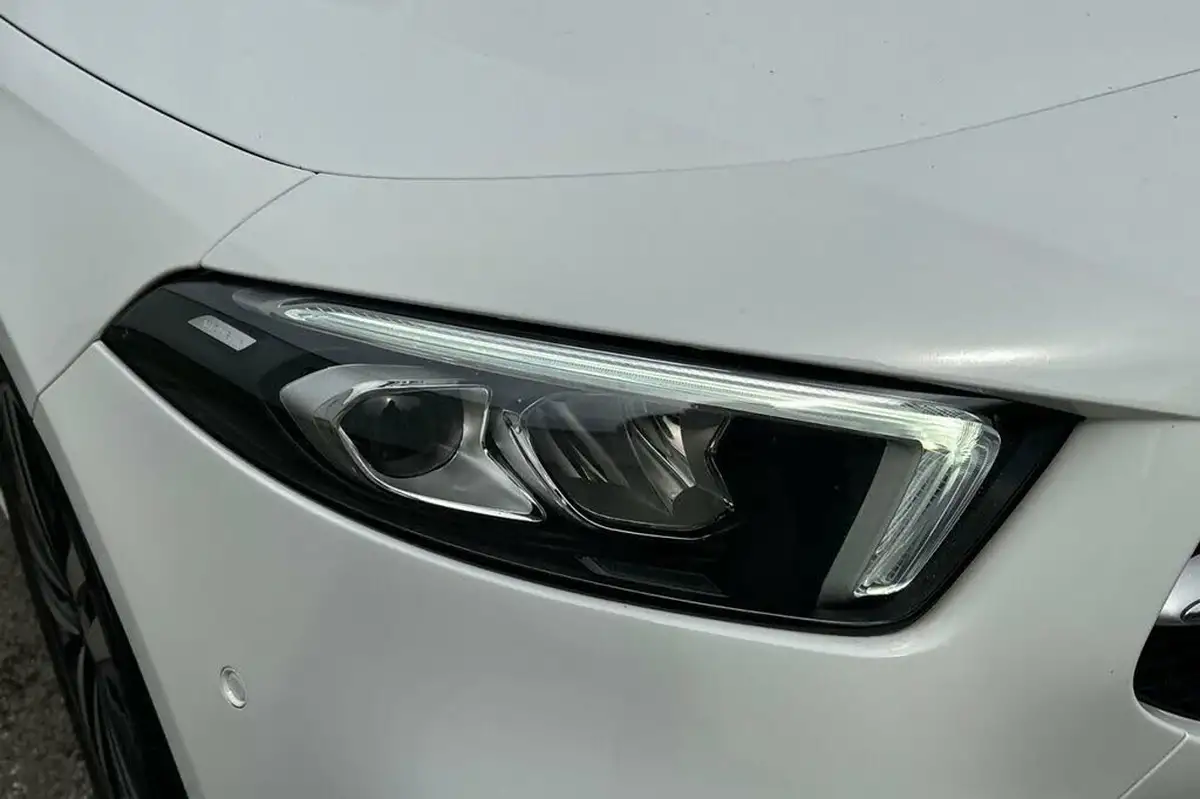 2020-mercedes-benz-a-class-15d-a180d-sport-executive-hatchback-5d-big-41