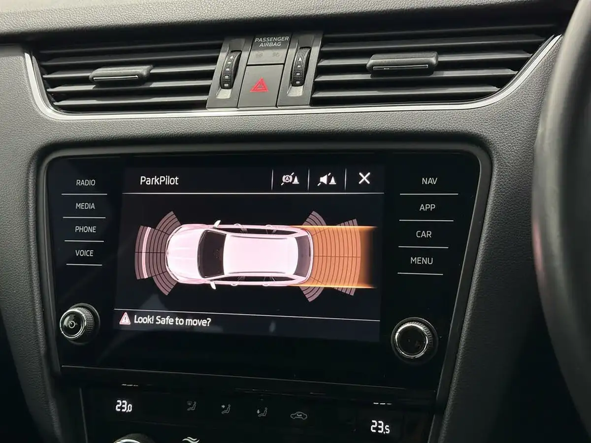 2020-skoda-octavia-16tdi-se-technology-estate-big-21