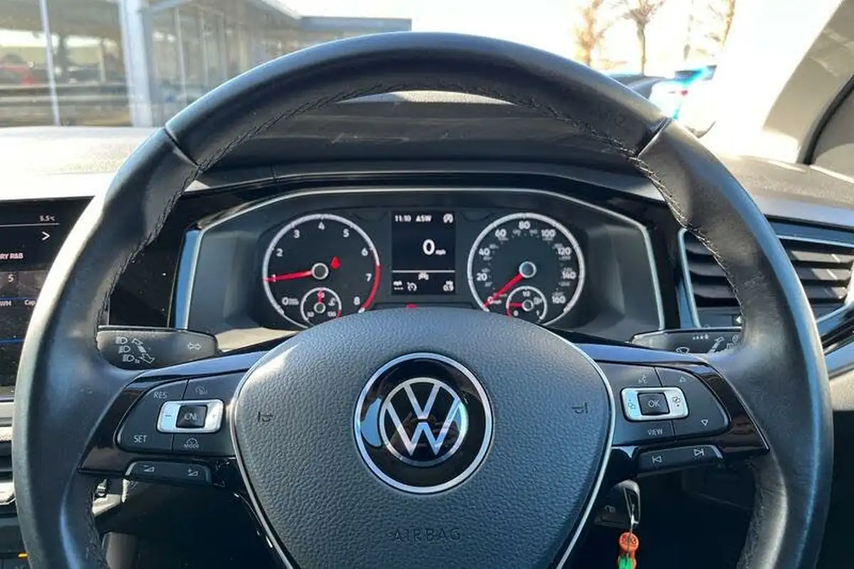 2021-volkswagen-polo-10-active-big-11