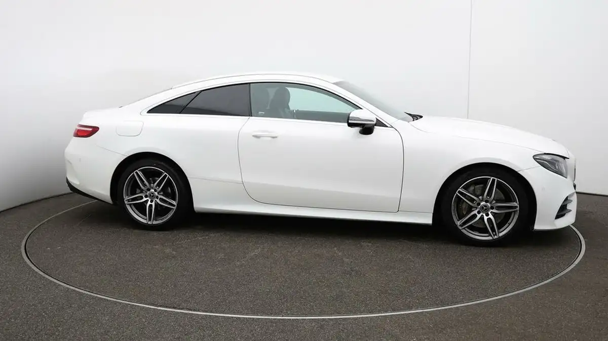 2020-mercedes-benz-e-class-20-e300-amg-line-premiumss-coupe-big-40