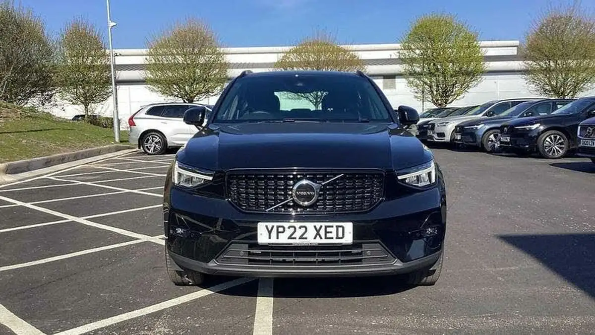 2022-volvo-xc40-15-t4-plus-big-11