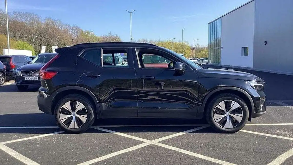 2022-volvo-xc40-15-t4-plus-big-7