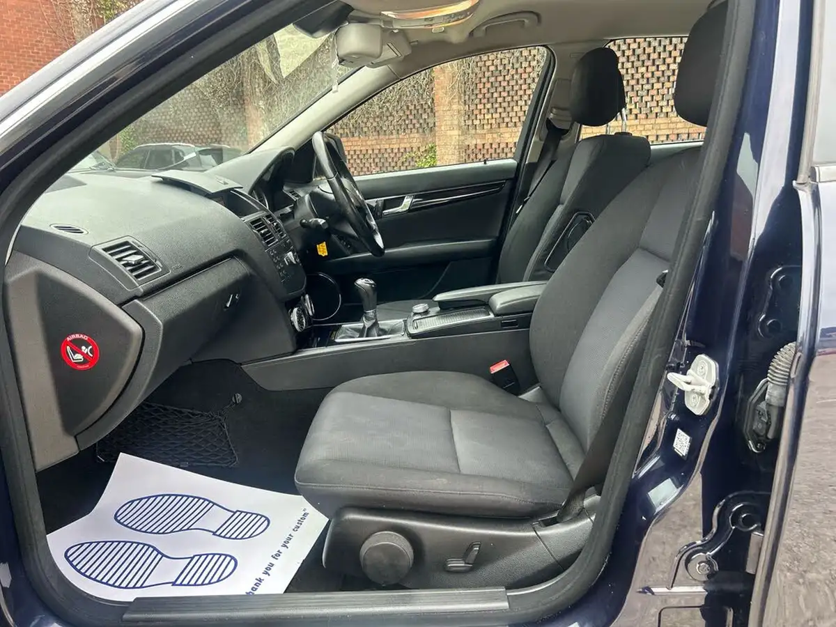 2008-mercedes-benz-c-class-18-c180-kompressor-se-saloon-4d-big-21