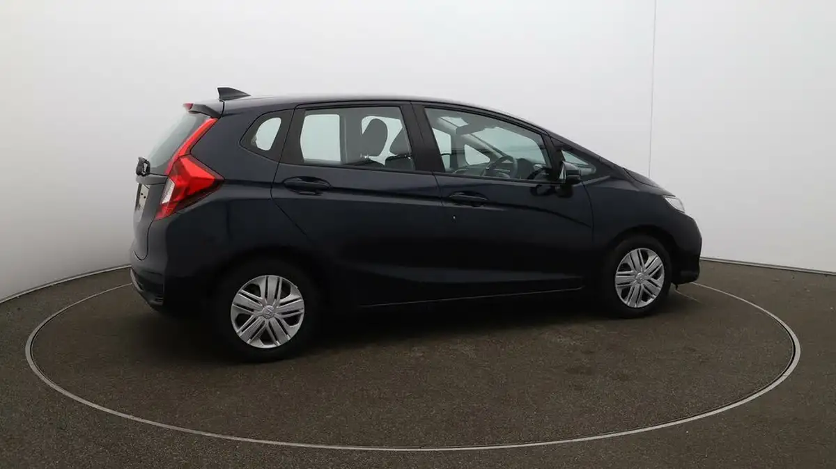 2019-honda-jazz-13-i-vtec-s-big-40