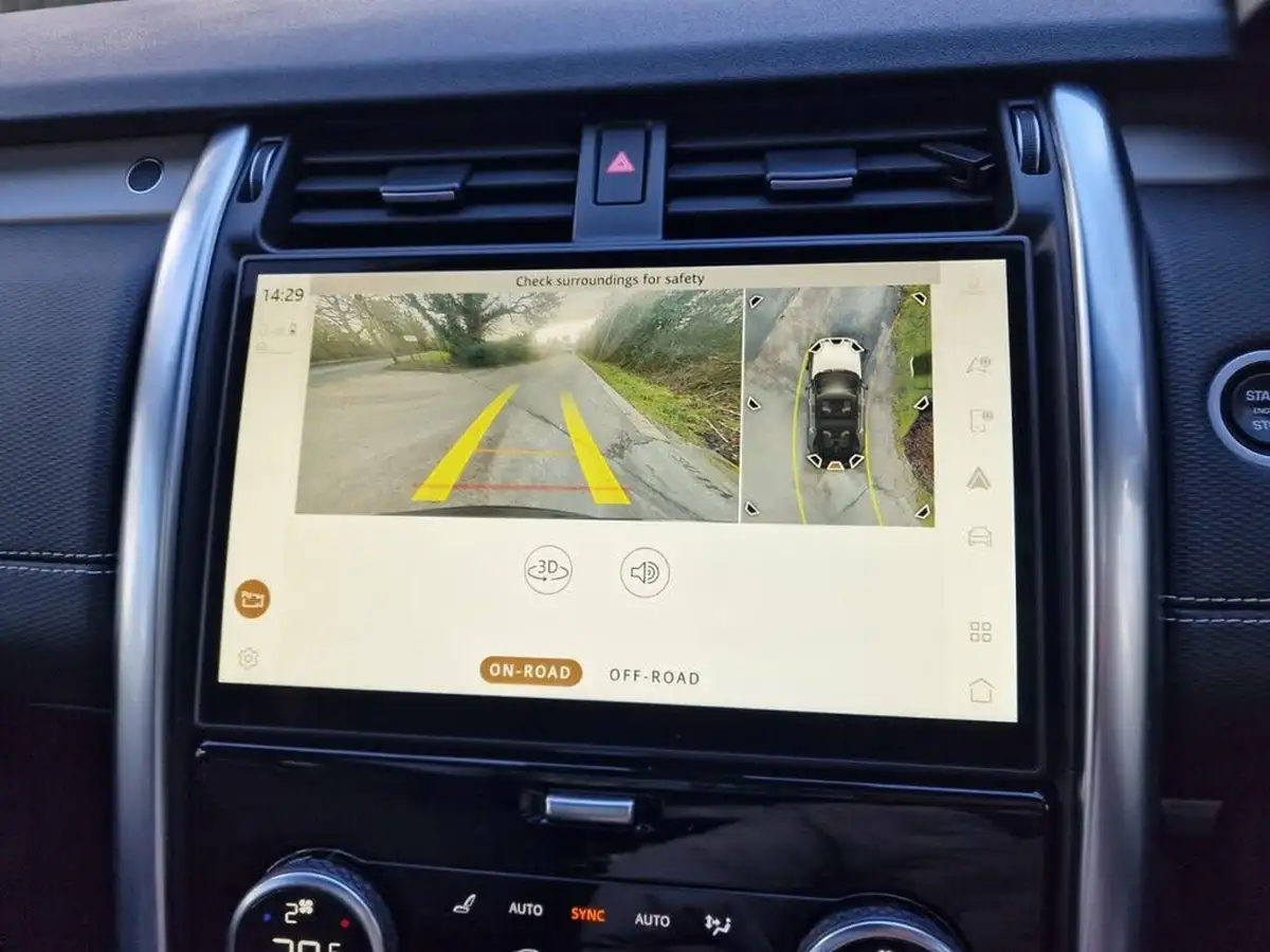 2021-land-rover-discovery-30-d300-r-dynamic-hse-big-39