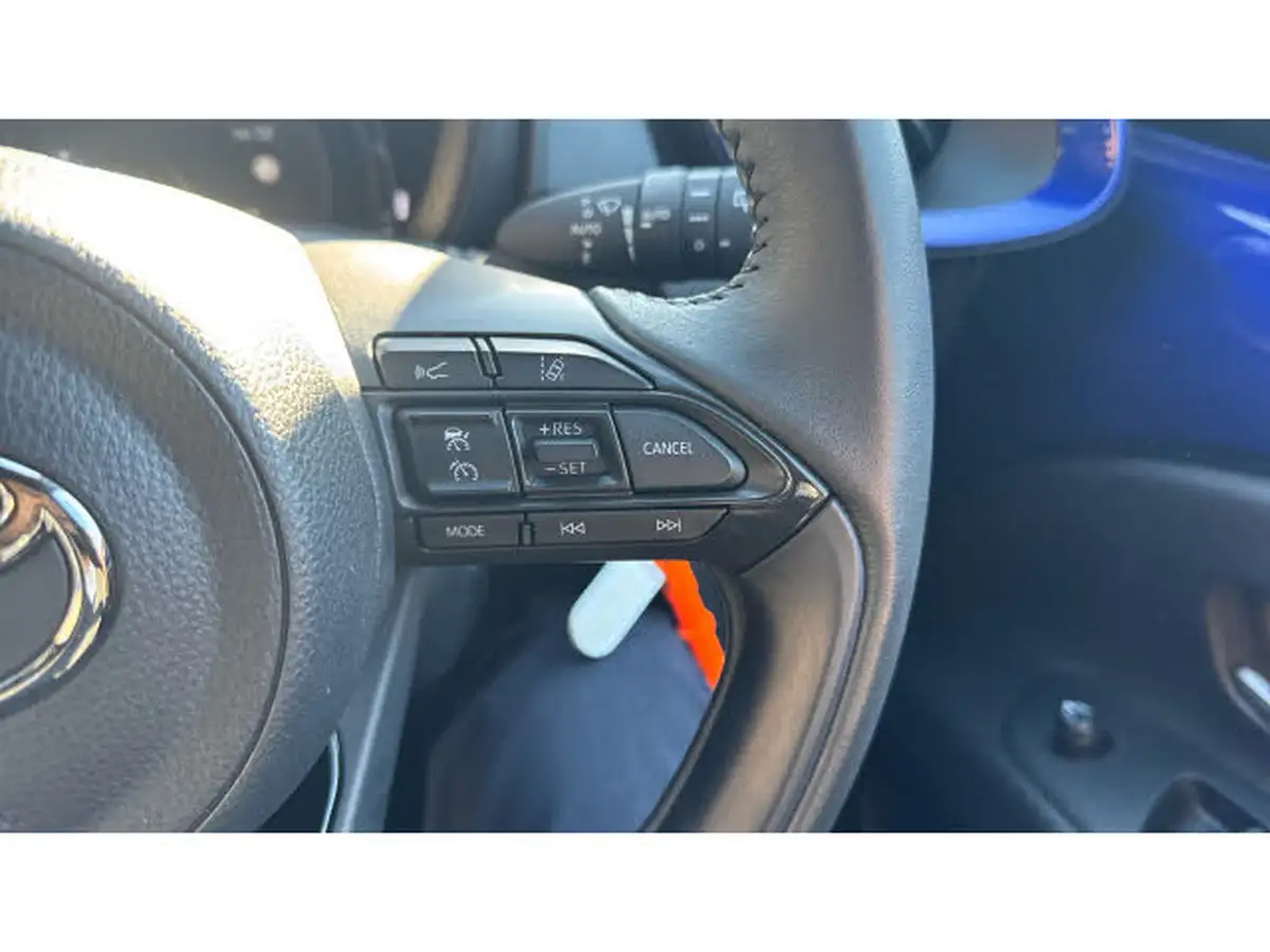 2023-toyota-aygo-x-10-vvt-i-edge-big-21