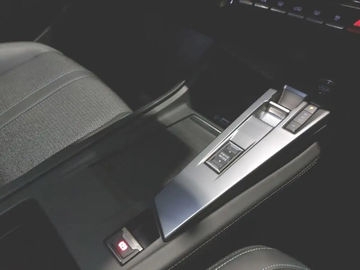 2023-peugeot-308-15-bluehdi-allure-premium-130ps-big-14