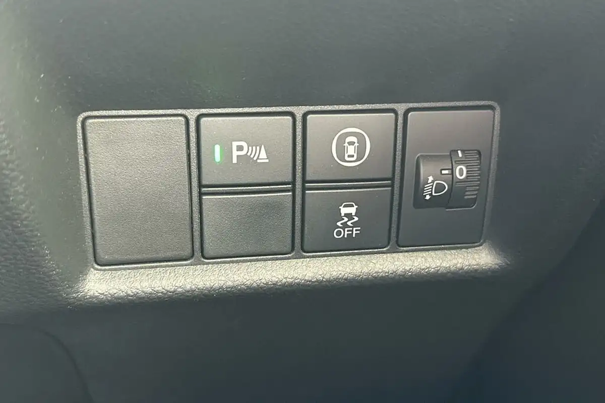 2021-honda-jazz-15-i-mmd-ex-107ps-big-17