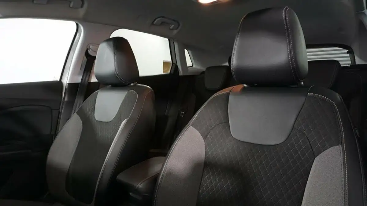 2020-vauxhall-grandland-x-12-sri-nav-big-11