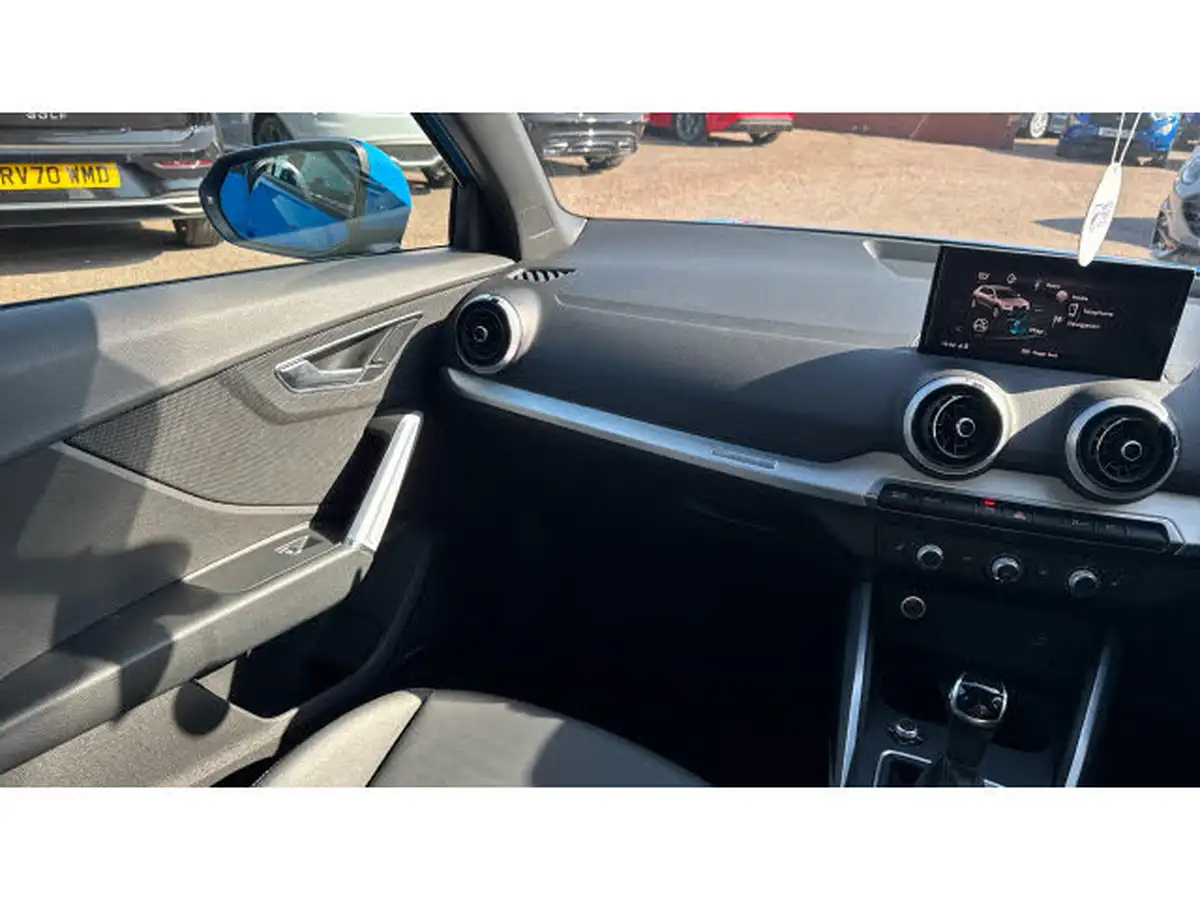 2021-audi-q2-15-35-tfsi-s-line-tronic-big-25