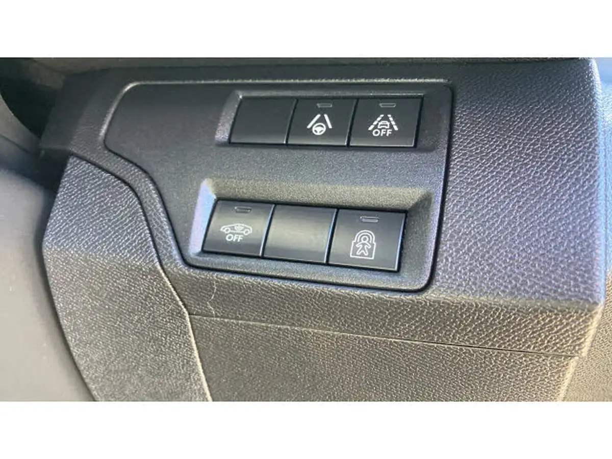 2022-peugeot-3008-suv-15-bluehdi-gt-eat8-big-35