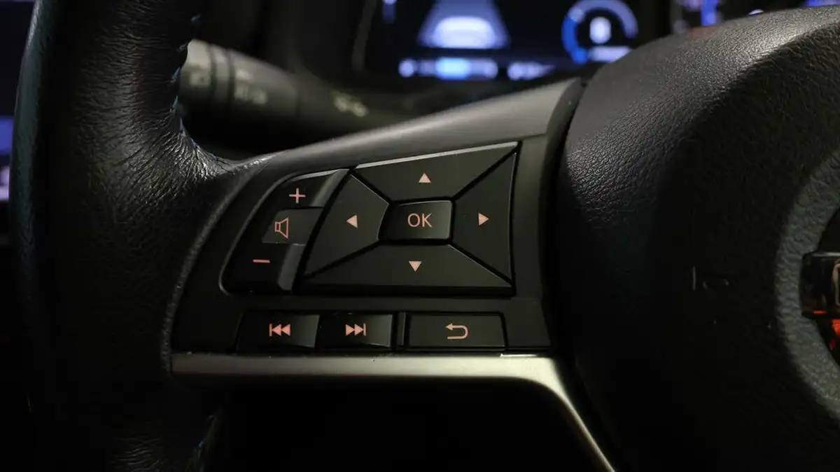 2021-nissan-leaf-e-tekna-big-21
