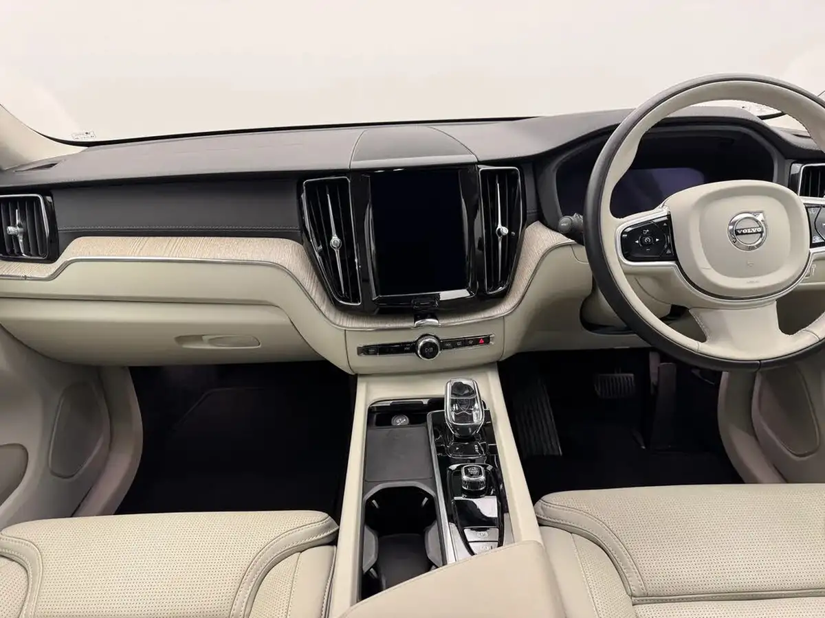 2021-volvo-xc60-20-b5-inscription-awd-big-10