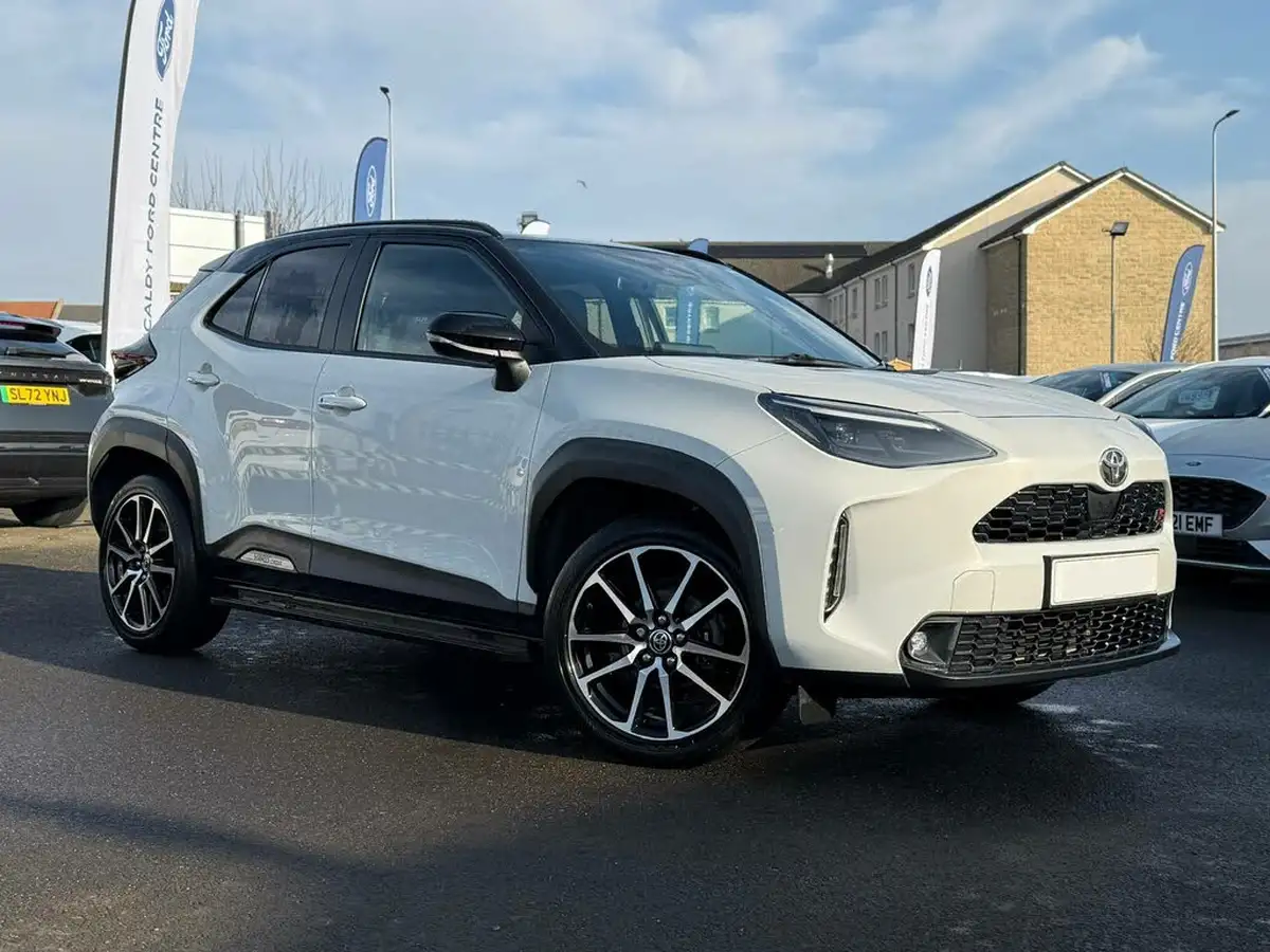 2024-toyota-yaris-cross-15-vvt-i-gr-sport-128bhp-advanced-safety-packpan-roof-big-0