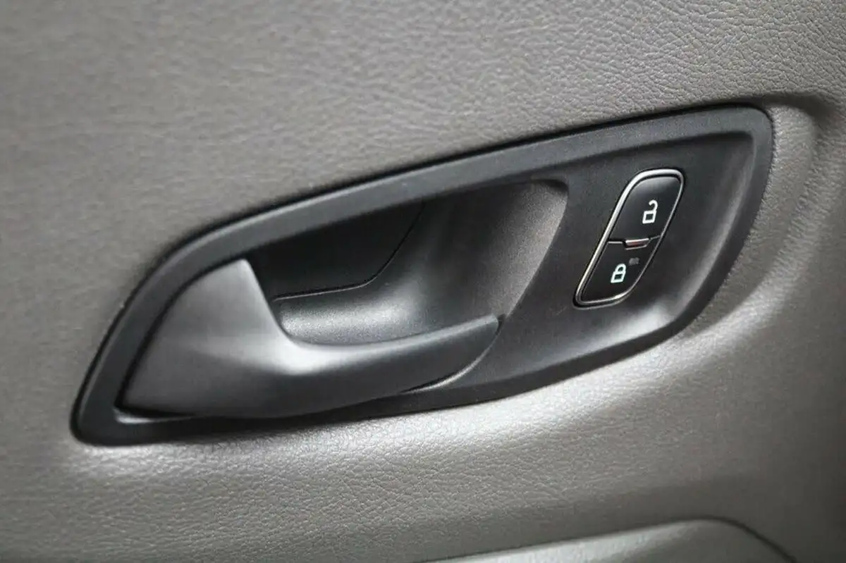 2022-ford-transit-20tdci-350-l2h1-leader-130pseu6dt-fwd-cab-big-59