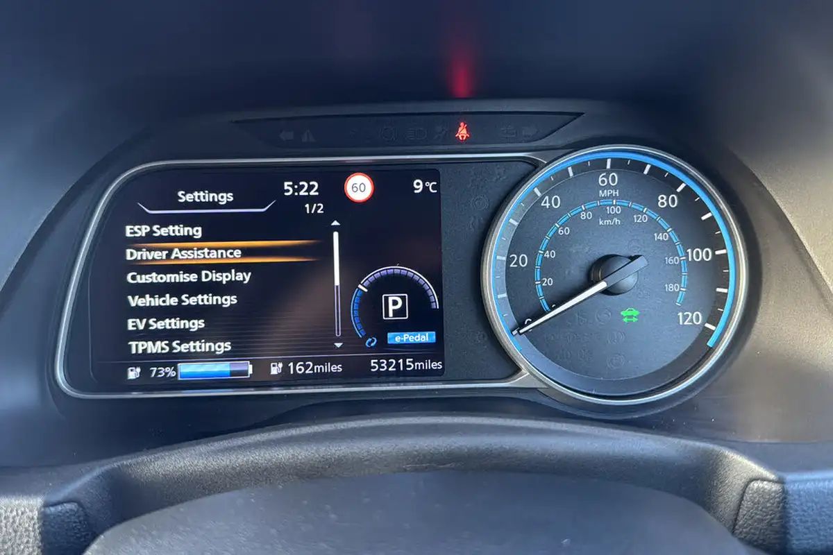 2021-nissan-leaf-e-e-tekna-big-12
