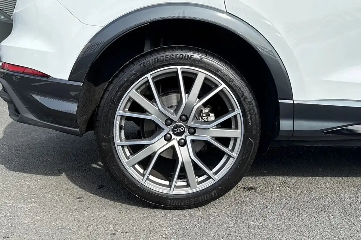 2025-audi-q3-15-35-tfsi-black-edition-station-wagon-s-tronic-big-10
