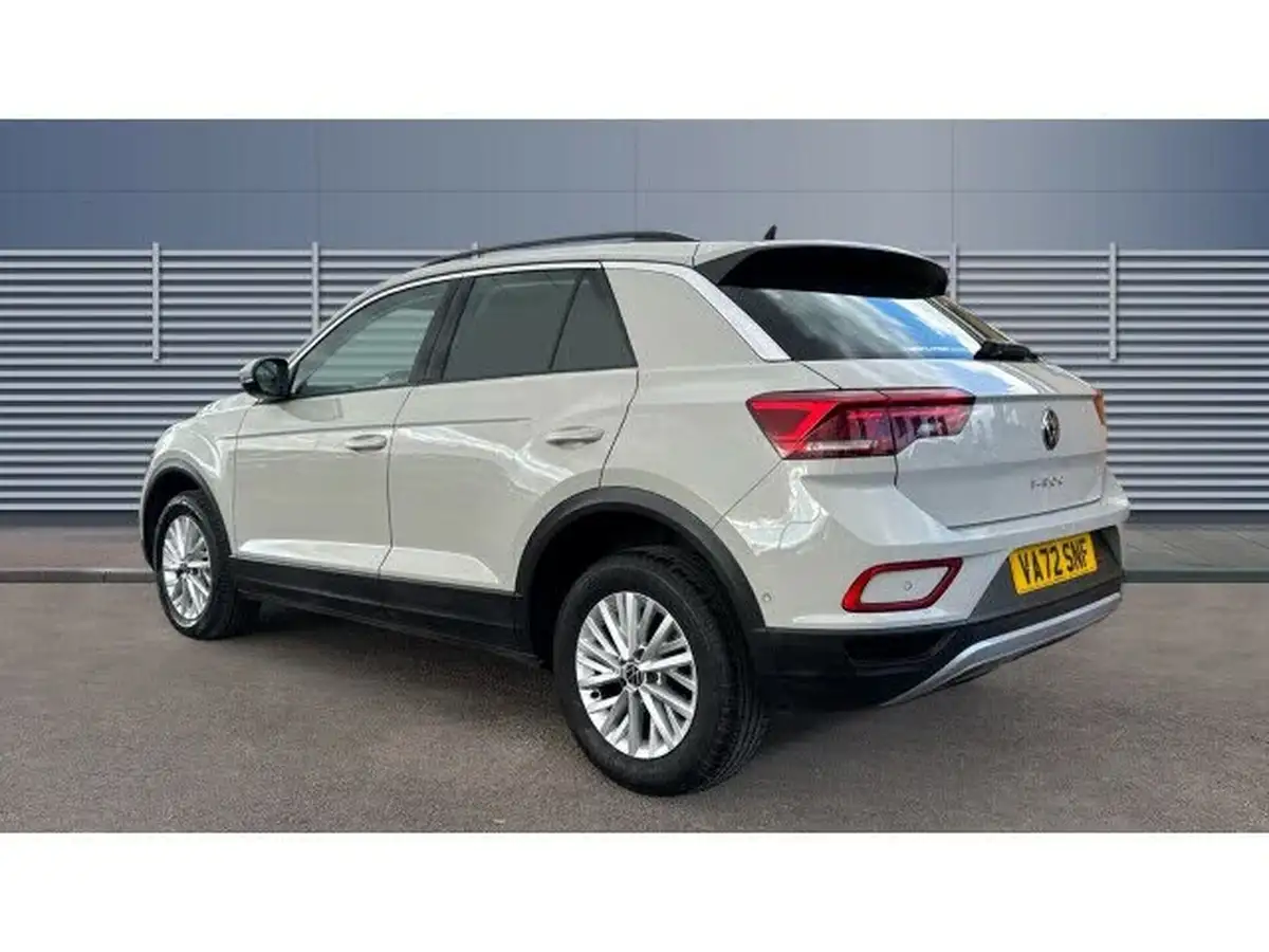 2023-volkswagen-t-roc-10-tsi-life-big-1