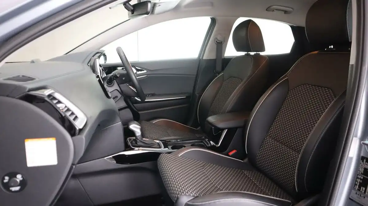 2023-kia-xceed-16-gdi-3-big-13