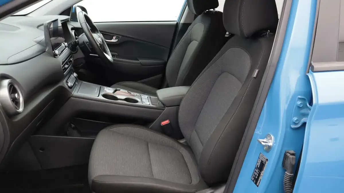 2022-hyundai-kona-e-premium-204ps-64kwh-7kw-obc-big-14