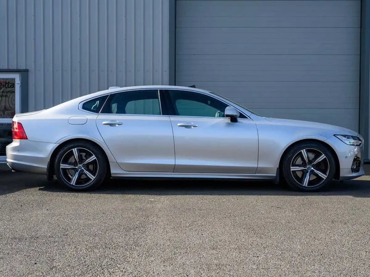 2018-volvo-s90-20td-d5-r-design-4x4-big-3