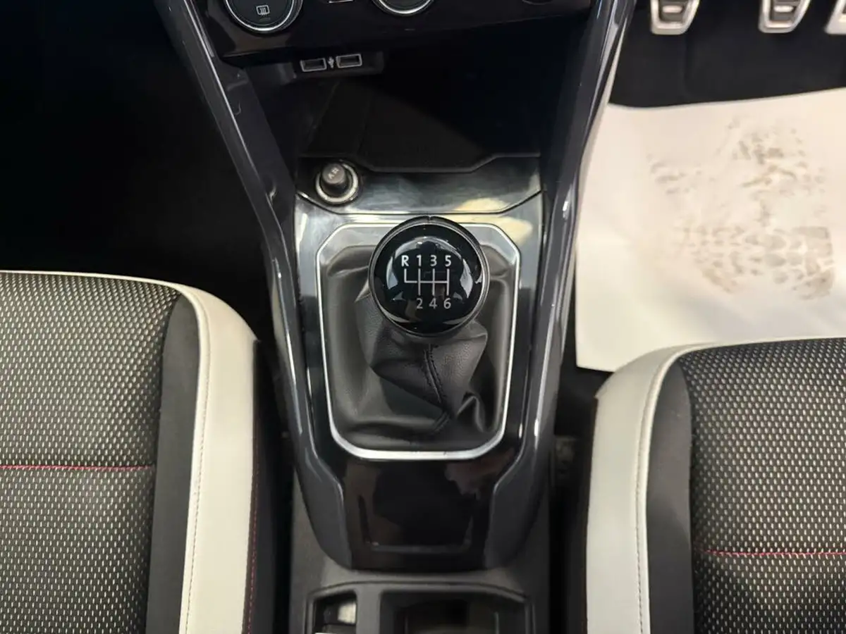 2018-volkswagen-t-roc-15-tsi-sel-ss-big-25