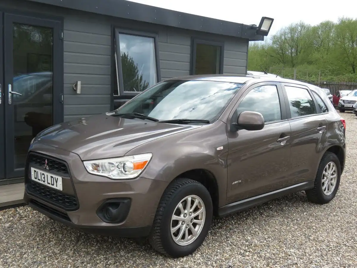 2013-mitsubishi-asx-16-2-big-0