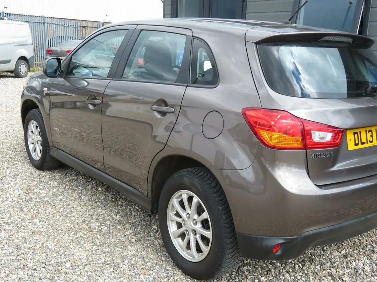 2013-mitsubishi-asx-16-2-big-24