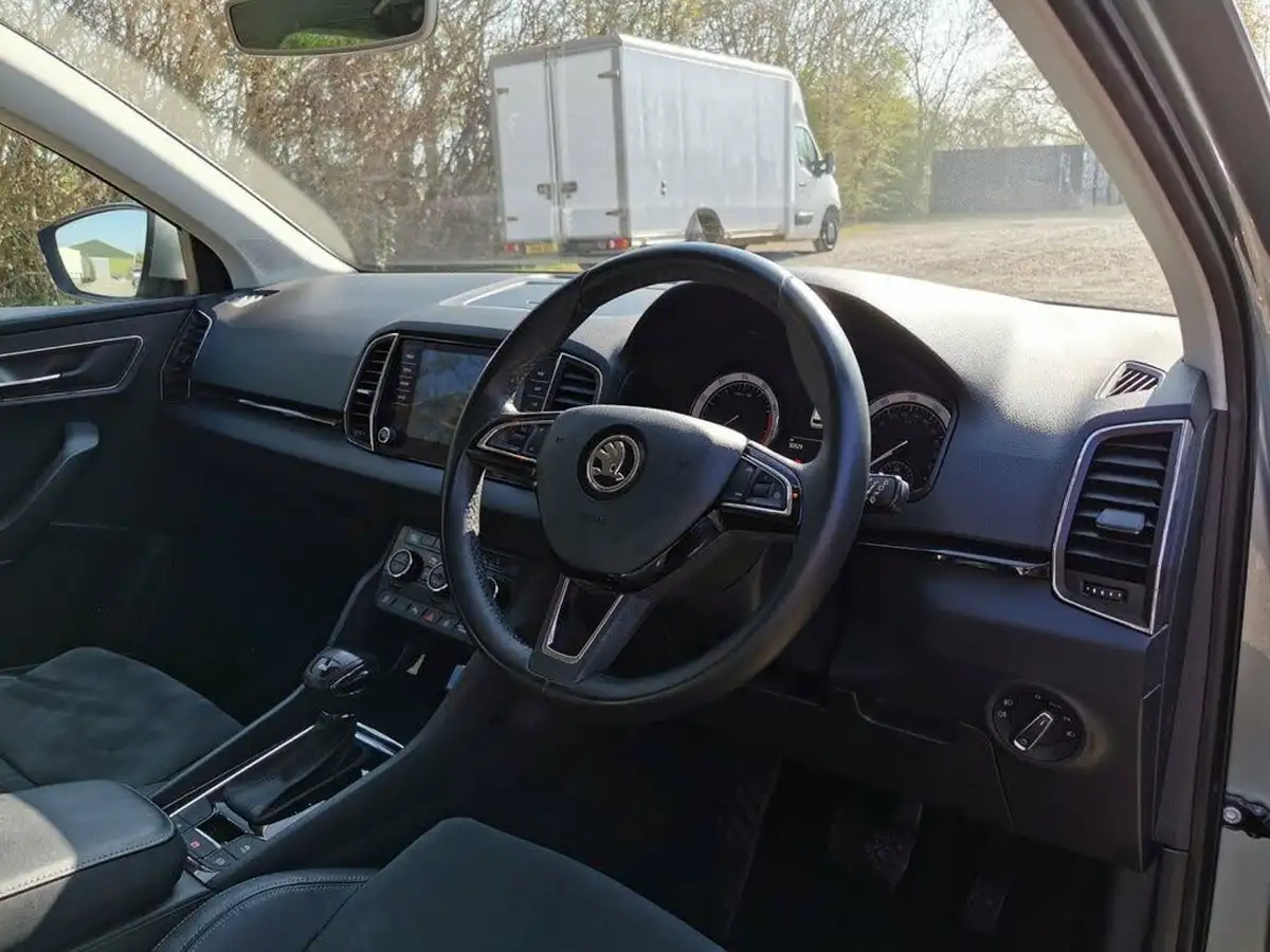 2019-skoda-karoq-15-tsi-se-l-dsg-big-8