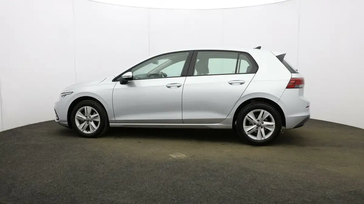 2021-volkswagen-golf-10-etsi-life-hatchback-big-59
