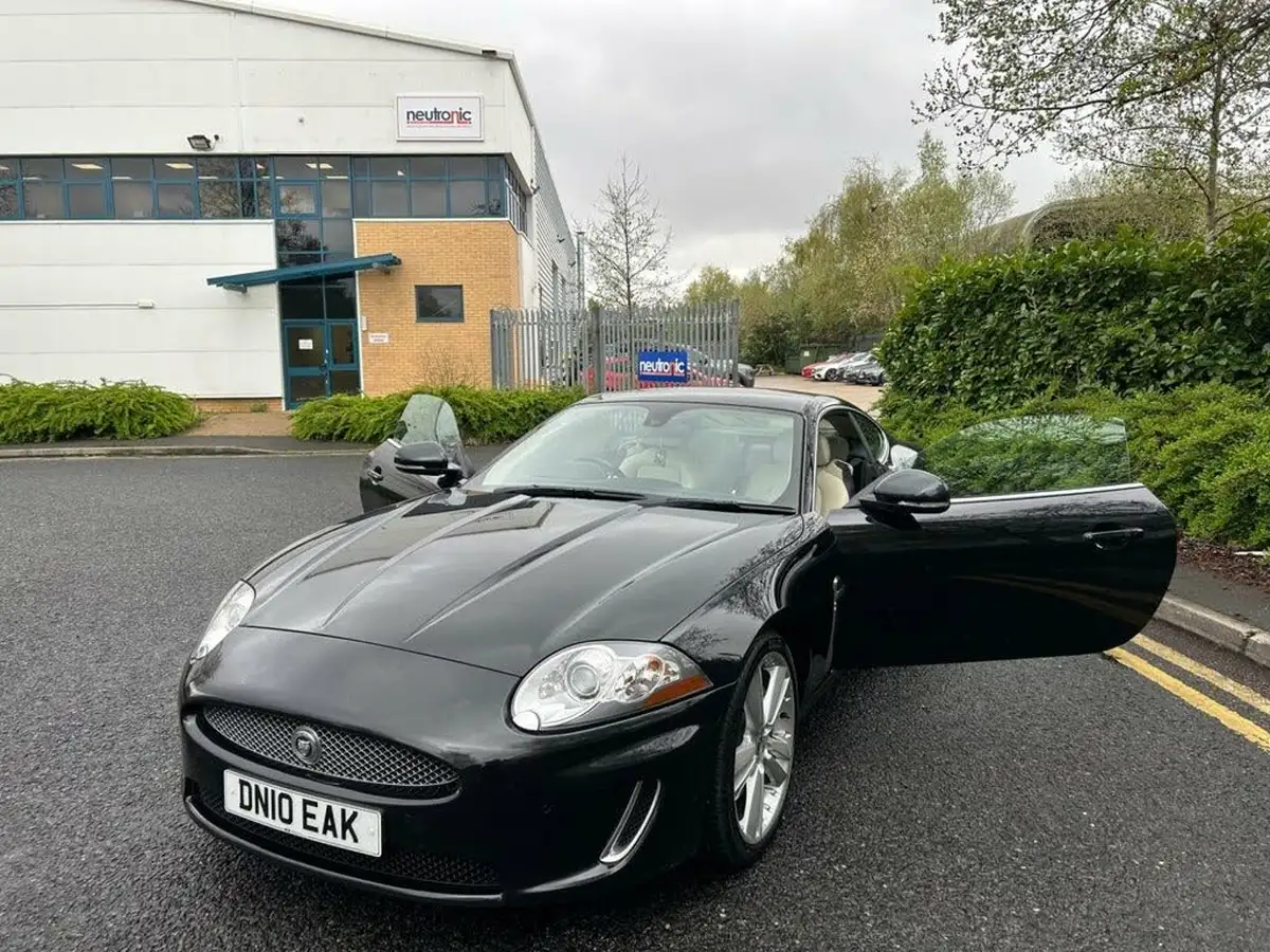 2010-jaguar-xk-50-portfolio-coupe-big-21