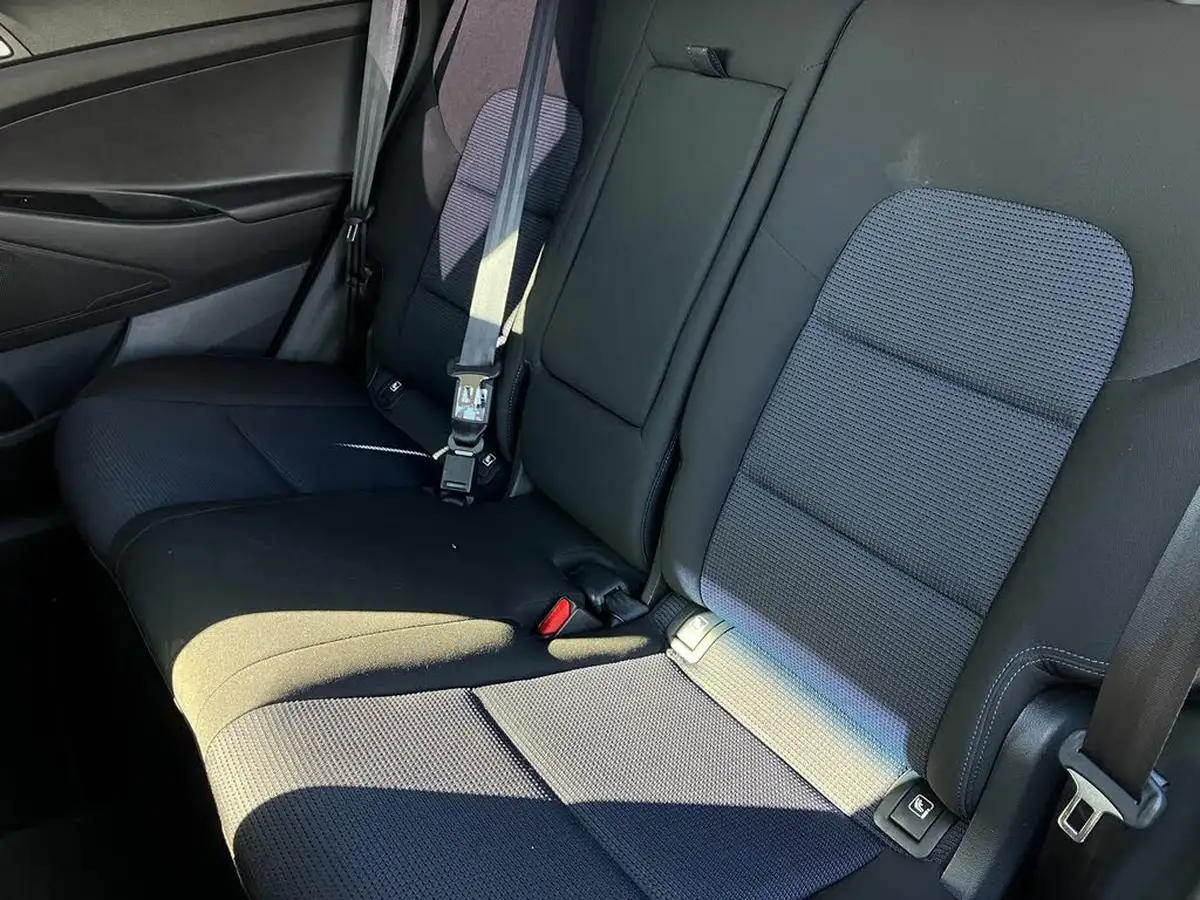2016-hyundai-tucson-20crdi-blue-drive-se-nav-big-18