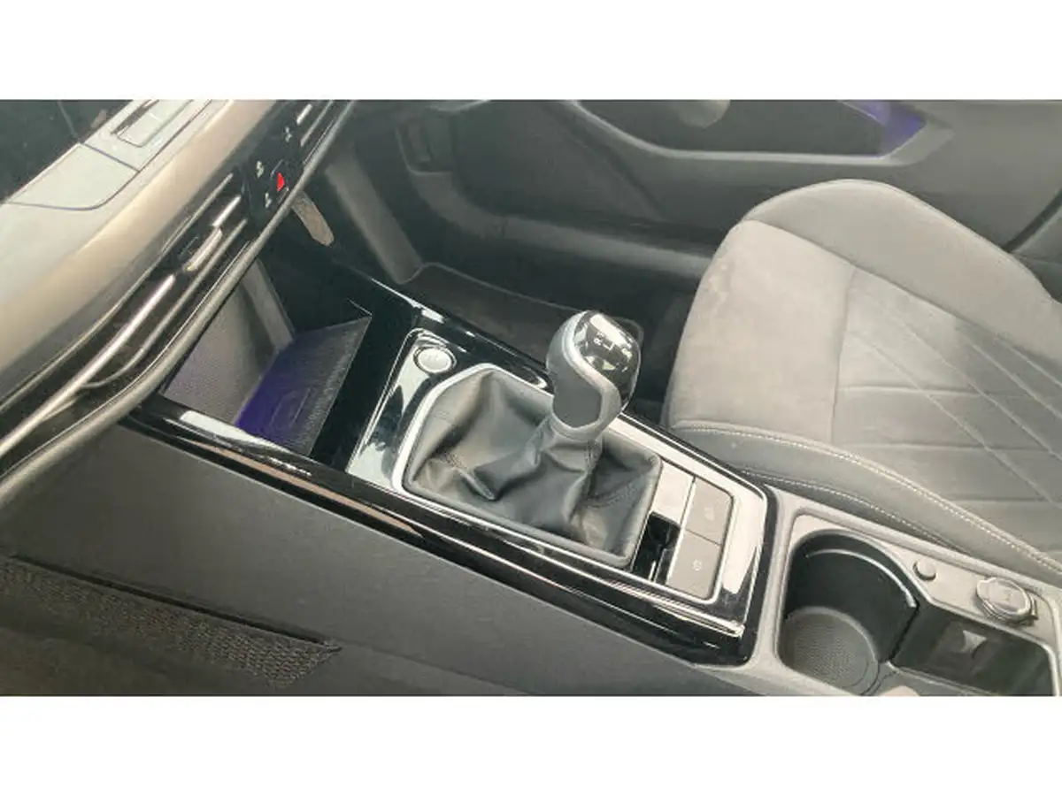 2023-volkswagen-golf-15-tsi-style-edition-150ps-big-12