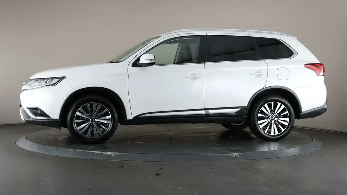 2019-mitsubishi-outlander-20-exceed-big-32