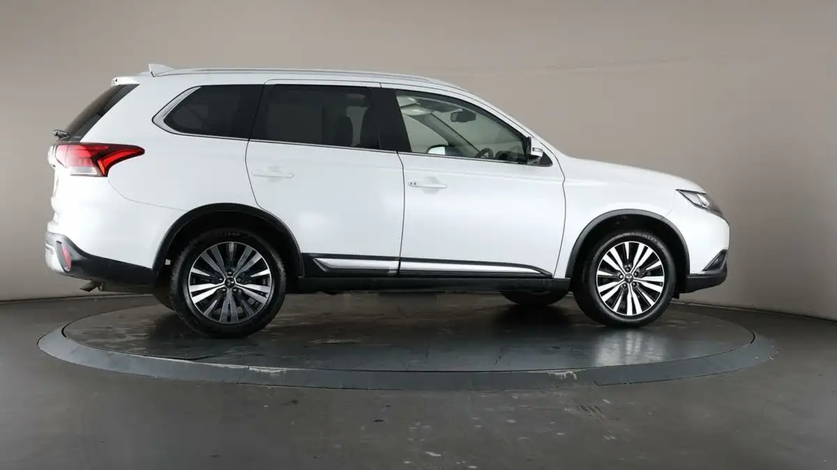 2019-mitsubishi-outlander-20-exceed-big-56