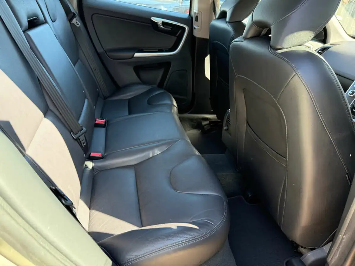 2014-volvo-xc60-20td-d4-se-lux-181bhp-nav-ss-1969cc-geartronic-big-16