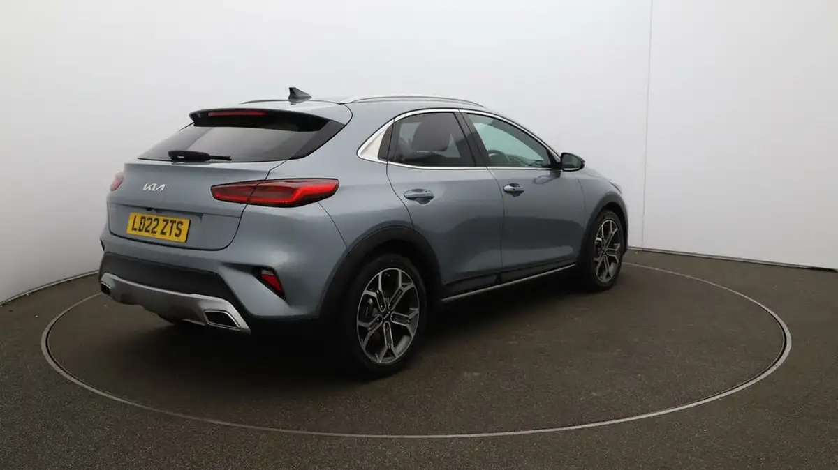 2022-kia-xceed-15-t-gdi-4-big-47