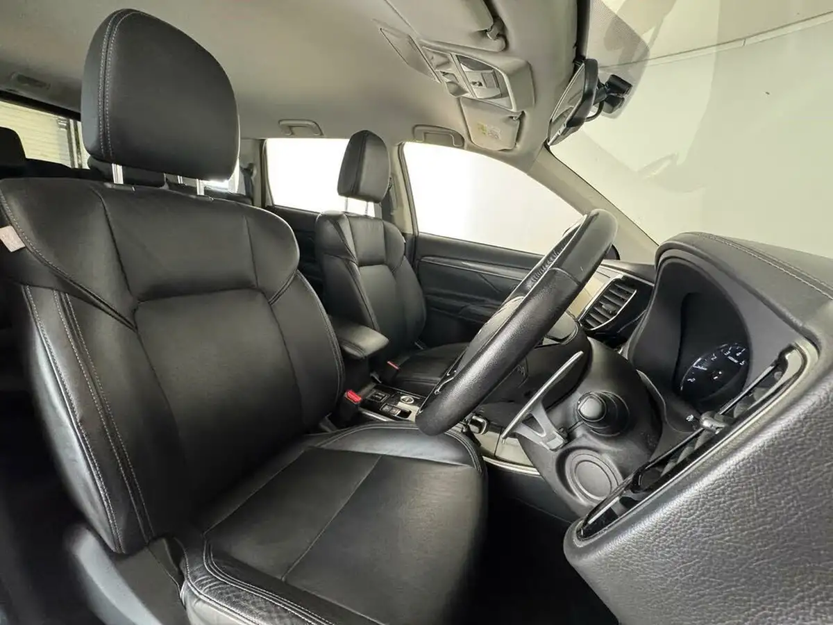 2019-mitsubishi-outlander-20-exceed-big-21