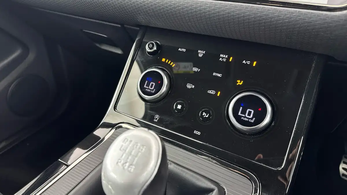 2021-land-rover-range-rover-evoque-20-d165-r-dynamic-big-19