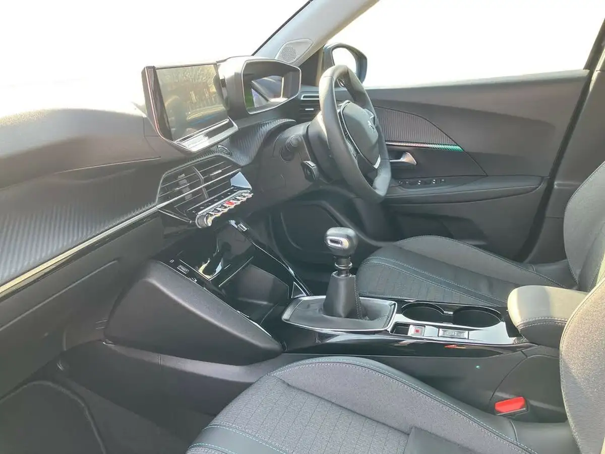 2022-peugeot-2008-suv-12-puretech-allure-premium-100bhp-big-5