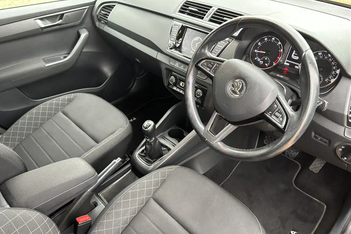2016-skoda-fabia-12-tsi-se-l-109ps-hatchback-big-8
