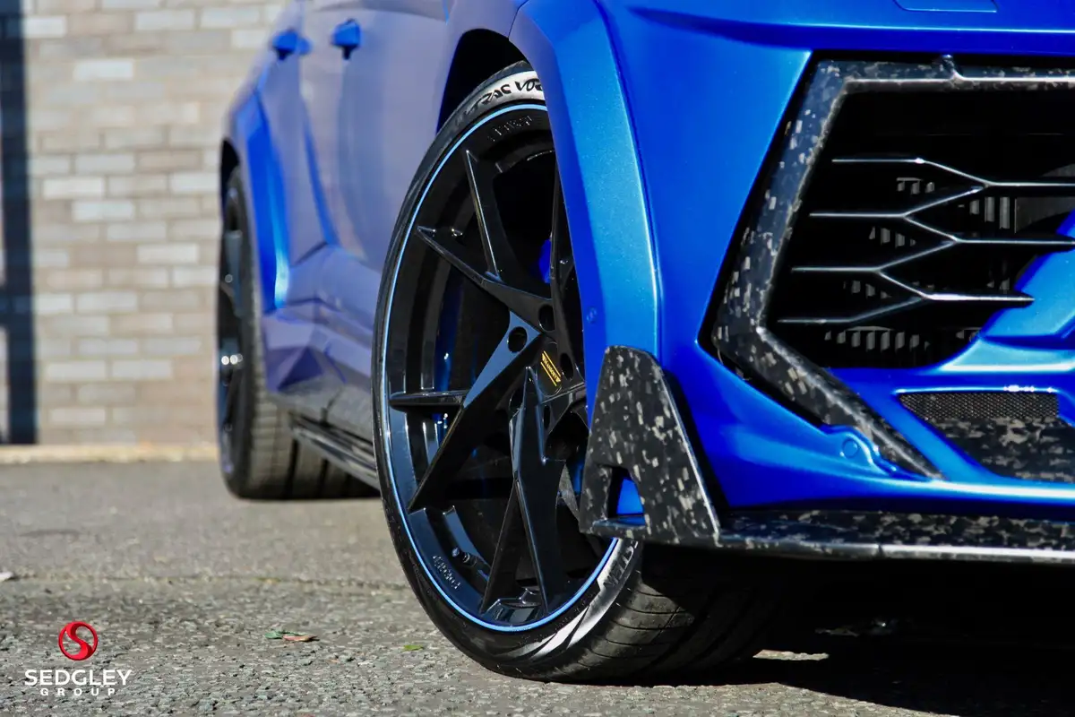 2022-lamborghini-urus-40-no-trim-big-8