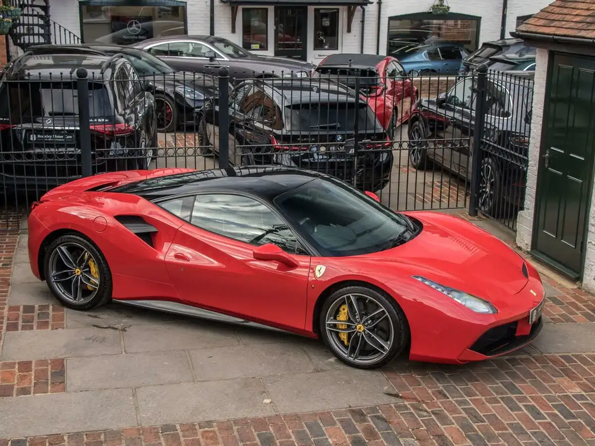 2018-ferrari-488-39-488-gtb-big-7